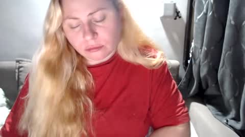 Laura online show from February 11, 8:10 pm