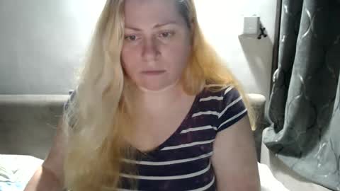 Laura online show from February 12, 5:37 pm