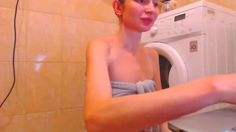 Snapshot of candyjesx chatting on December 12, 4:21 pm CANDYJESx online show from December 12, 4:21 pm