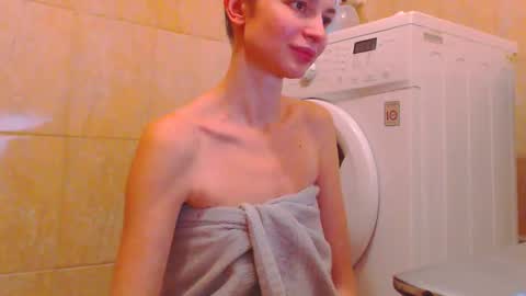 Snapshot of candyjesx chatting on January 25, 2:47 pm CANDYJESx online show from January 25, 2:47 pm