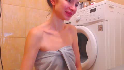 Snapshot of candyjesx chatting on February 3, 10:03 am CANDYJESx online show from February 3, 10:03 am