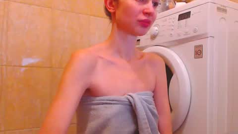 Snapshot of candyjesx chatting on February 6, 2:58 pm CANDYJESx online show from February 6, 2:58 pm