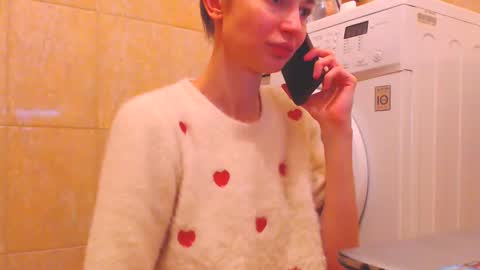 Snapshot of candyjesx chatting on February 7, 9:37 am CANDYJESx online show from February 7, 9:37 am