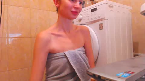 Snapshot of candyjesx chatting on February 19, 4:11 pm CANDYJESx online show from February 19, 4:11 pm