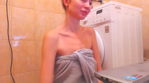 Snapshot of candyjesx chatting on February 22, 10:07 am CANDYJESx online show from February 22, 10:07 am