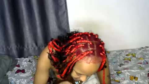 Snapshot of candykiss5 chatting on October 19, 2:01 am cupshee online show from October 19, 2:01 am