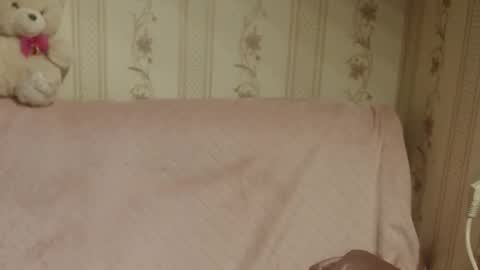 Snapshot of candylady136 chatting on November 27, 4:31 pm say meow and send tip online show from November 27, 4:31 pm