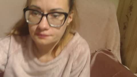 Snapshot of candylady136 chatting on December 2, 12:32 pm say meow and send tip online show from December 2, 12:32 pm