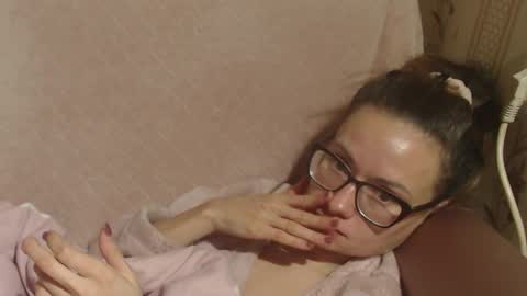 Snapshot of candylady136 chatting on December 13, 11:43 pm say meow and send tip online show from December 13, 11:43 pm