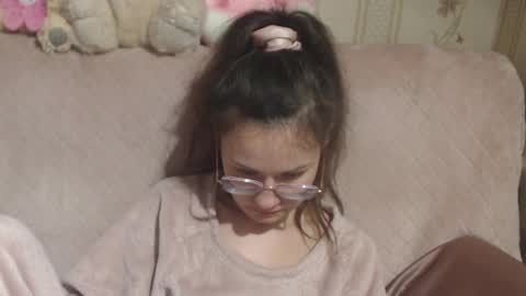 say meow and send tip  online show from March 29, 3:34 pm