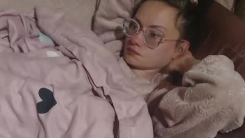 say meow and send tip  online show from April 14, 9:54 pm