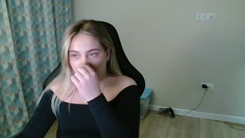 candymini online show from March 12, 2:45 pm