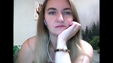 Snapshot of candyolime chatting on September 15, 8:42 pm Daisy online show from September 15, 8:42 pm