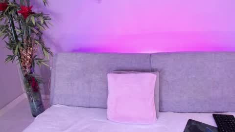 Isabella online show from December 5, 12:33 pm