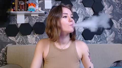 Mia online show from December 9, 5:40 am