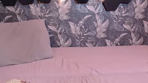 Mia online show from November 20, 4:23 am