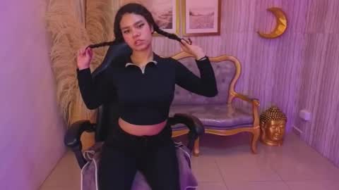 Snapshot of canela_s1 chatting on November 1, 8:33 pm canela_s1 online show from November 1, 8:33 pm