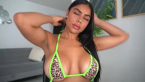 Snapshot of canelasungirl chatting on December 5, 7:10 pm Jency NEW IG IMCANELA online show from December 5, 7:10 pm