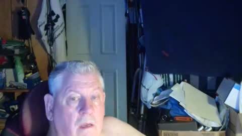 canoelicker69 online show from September 25, 11:41 pm