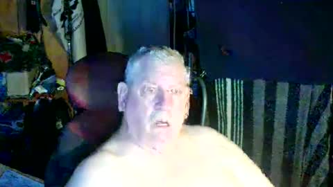 canoelicker69 online show from October 16, 11:44 am