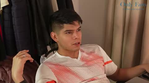 Snapshot of capizzi_ chatting on December 9, 9:37 pm David Capizzi online show from December 9, 9:37 pm