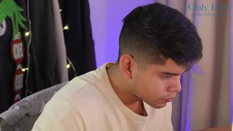 Snapshot of capizzi_ chatting on December 10, 1:22 pm David Capizzi online show from December 10, 1:22 pm