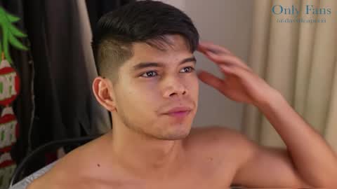 Snapshot of capizzi_ chatting on December 11, 2:30 am David Capizzi online show from December 11, 2:30 am