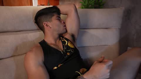 Snapshot of capizzi_ chatting on October 7, 7:33 pm David Capizzi online show from October 7, 7:33 pm