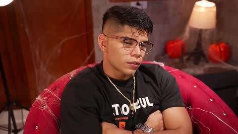 Snapshot of capizzi_ chatting on October 28, 5:00 am David Capizzi online show from October 28, 5:00 am