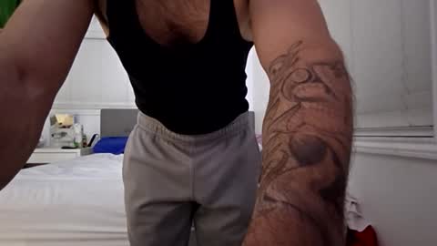 Snapshot of cappinrc8 chatting on November 22, 7:29 am cappinrc8 online show from November 22, 7:29 am