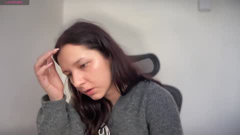 Emma online show from January 4, 1:31 pm