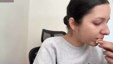 Emma online show from March 10, 9:53 am