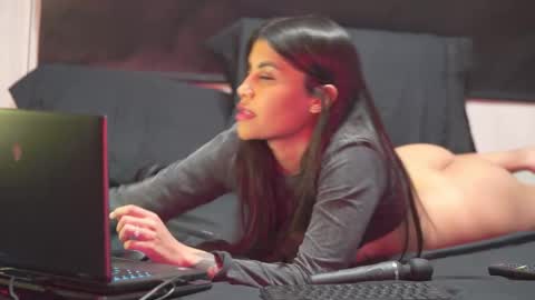 Snapshot of capriciousqueen chatting on September 21, 10:55 pm Miyah online show from September 21, 10:55 pm