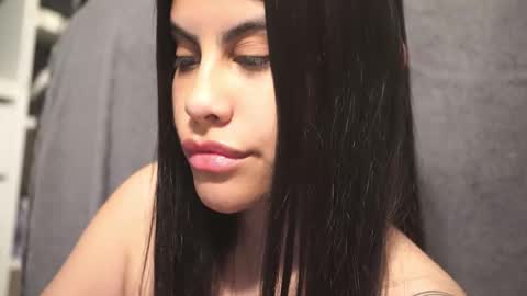 Snapshot of capriciousqueen chatting on December 18, 2:17 am Miyah online show from December 18, 2:17 am