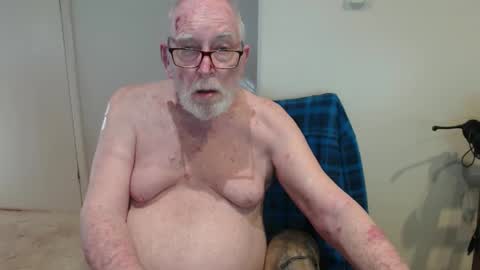 Snapshot of capt5105 chatting on October 12, 11:04 pm capt5105 online show from October 12, 11:04 pm