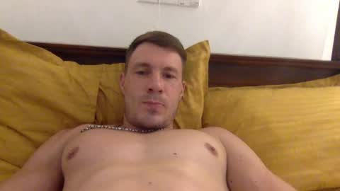 Snapshot of capt_oliver chatting on December 6, 7:01 pm follow my twitter  online show from December 6, 7:01 pm