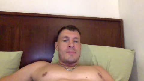 Snapshot of capt_oliver chatting on December 11, 8:18 pm follow my twitter  online show from December 11, 8:18 pm