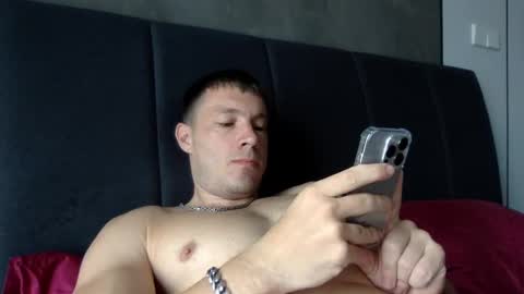 Snapshot of capt_oliver chatting on December 24, 5:38 am follow my twitter  online show from December 24, 5:38 am