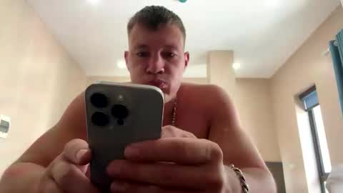 Snapshot of capt_oliver chatting on September 12, 5:29 am follow my twitter  online show from September 12, 5:29 am