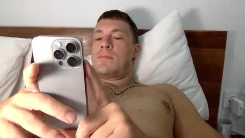 Snapshot of capt_oliver chatting on September 27, 4:28 am follow my twitter  online show from September 27, 4:28 am