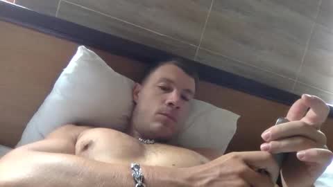 Snapshot of capt_oliver chatting on October 28, 4:16 am follow my twitter  online show from October 28, 4:16 am