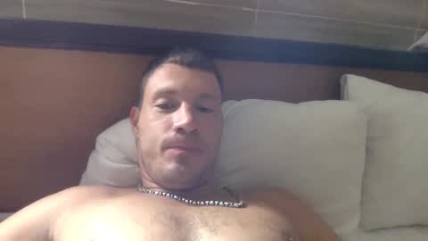Snapshot of capt_oliver chatting on October 30, 4:14 am follow my twitter  online show from October 30, 4:14 am