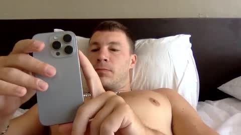 Snapshot of capt_oliver chatting on November 3, 4:47 am follow my twitter  online show from November 3, 4:47 am