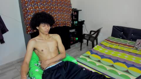Snapshot of cardrey05 chatting on October 12, 6:07 pm Carlos and Cristian online show from October 12, 6:07 pm