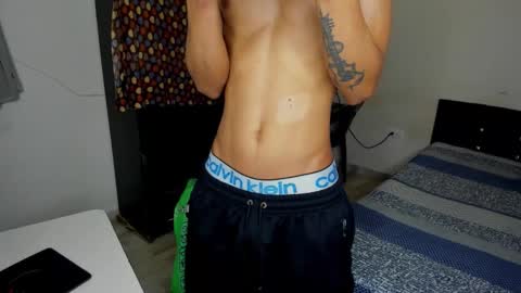 Snapshot of cardrey05 chatting on October 15, 5:57 pm Carlos and Cristian online show from October 15, 5:57 pm