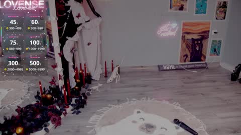 Snapshot of careful_i_bite chatting on November 9, 6:12 am NONA follow online show from November 9, 6:12 am