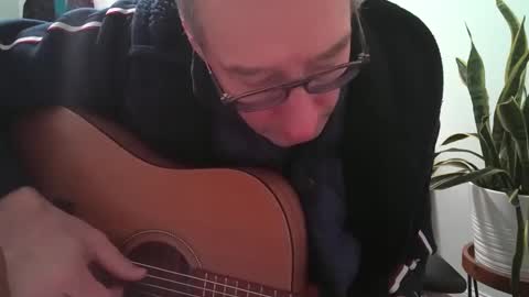 Snapshot of caressluving chatting on February 13, 4:00 am Caressluving online show from February 13, 4:00 am