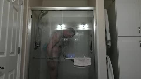 Snapshot of caressluving chatting on December 14, 2:28 am Caressluving online show from December 14, 2:28 am