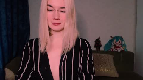 Snapshot of carinfox chatting on February 2, 6:37 am Carin online show from February 2, 6:37 am