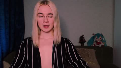 Snapshot of carinfox chatting on February 2, 9:40 am Carin online show from February 2, 9:40 am